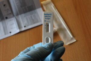 Den kostenlosen, offiziell anerkannten Schnelltest gibt es am Wochenende und an Feiertagen von 10-16 Uhr.