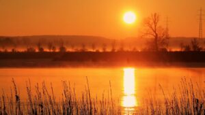 Für Sonnenuntergänge ist zwar nicht der Landrat zuständig - muss er aber auch nicht, wenn sie ohnehin so schön sind wie dieser hier bei Prettin.